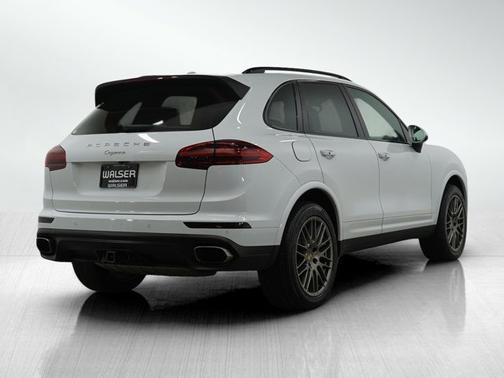 2017 Porsche Cayenne Platinum Edition