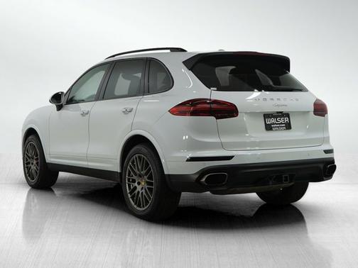 2017 Porsche Cayenne Platinum Edition