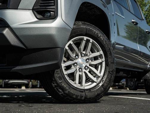 Sterling Gray Metallic 2026 Chevrolet Colorado 4WD LT