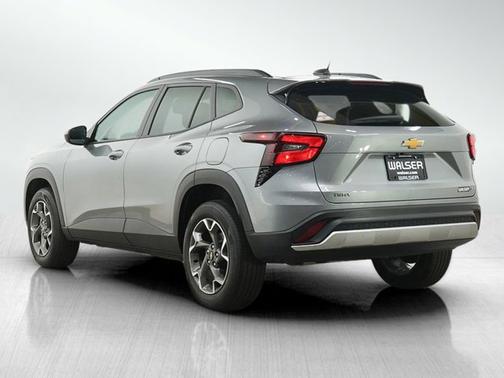Sterling Gray Metallic 2024 Chevrolet Trax LT