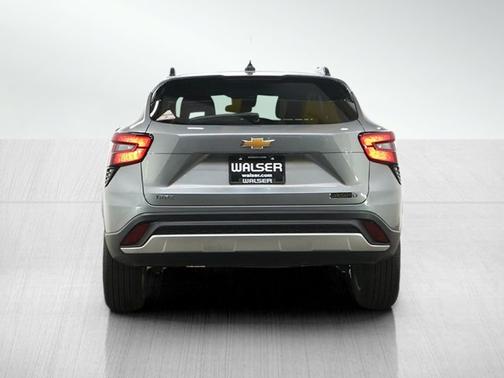 Sterling Gray Metallic 2024 Chevrolet Trax LT