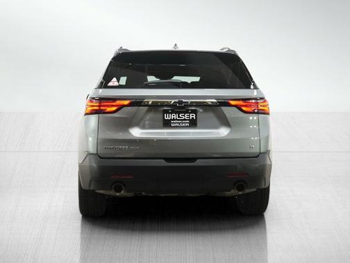 Sterling Gray Metallic 2023 Chevrolet Traverse LT Leather