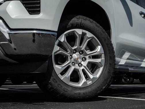 Polar White Tricoat 2026 Chevrolet Silverado 1500 LTZ