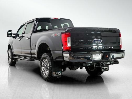 Shadow Black 2017 Ford F-250 XLT