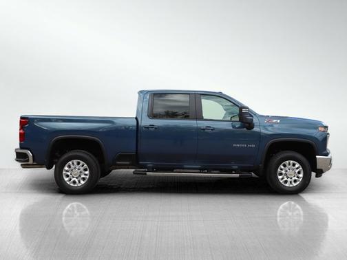 2025 Chevrolet Silverado 3500 LT