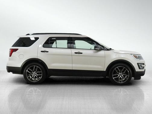 White Platinum Clearcoat Metallic 2016 Ford Explorer Sport