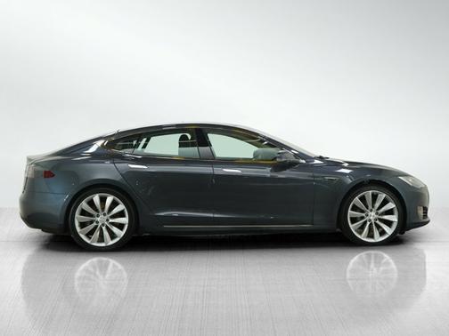 2016 Tesla Model S 90D