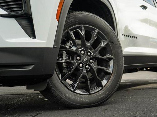 2026 Chevrolet Traverse AWD LT