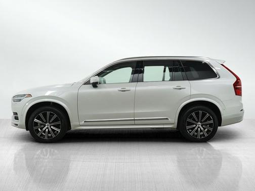 2023 Volvo XC90 Plus
