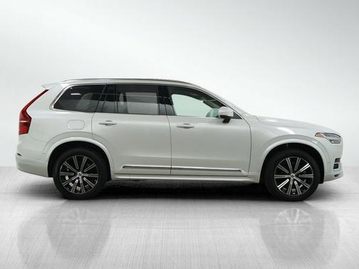 2023 Volvo XC90 Plus