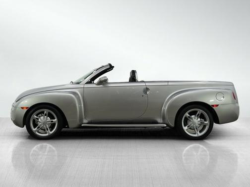 2004 Chevrolet SSR LS