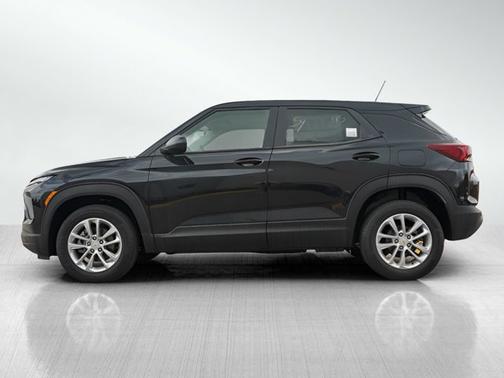 Mosaic Black Metallic 2026 Chevrolet Trailblazer LS