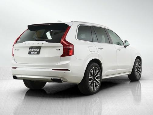 2020 Volvo XC90 T6 Momentum