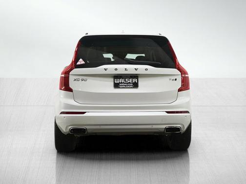 2020 Volvo XC90 T6 Momentum