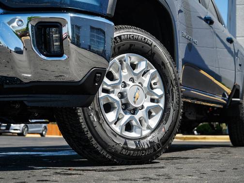 2025 Chevrolet Silverado 3500 LT