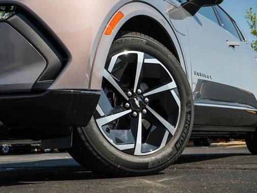 2025 Chevrolet Equinox EV LT2 w/PDE