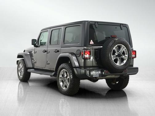 Granite Crystal Metallic Clearcoat 2019 Jeep Wrangler Sahara