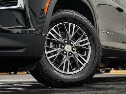 2025 Chevrolet Traverse AWD LT