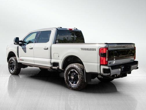Avalanche 2025 Ford F-350 Platinum