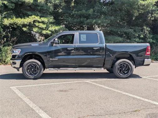 2019 RAM 1500 Big Horn/Lone Star Crew Cab 4x4 57' Box