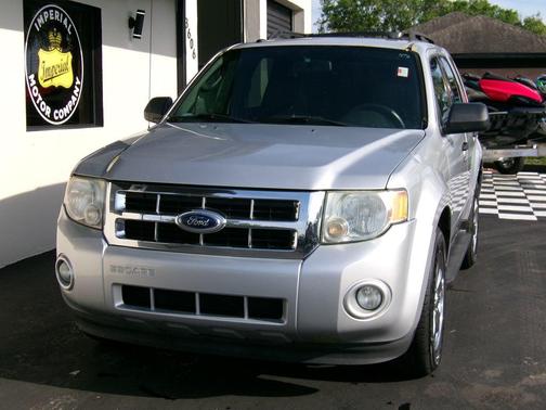 Ingot Silver Metallic 2010 Ford Escape XLT