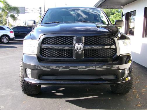 Brilliant Black Crystal Pearlcoat 2017 RAM 1500 Express