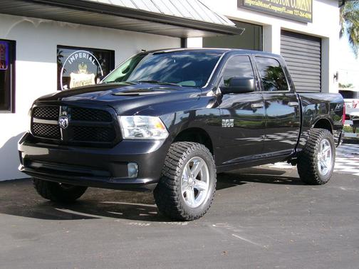 Brilliant Black Crystal Pearlcoat 2017 RAM 1500 Express