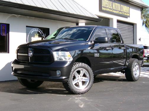 Brilliant Black Crystal Pearlcoat 2017 RAM 1500 Express