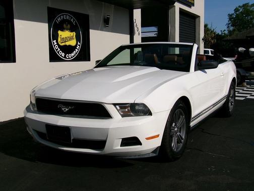 Performance White 2010 Ford Mustang Premium