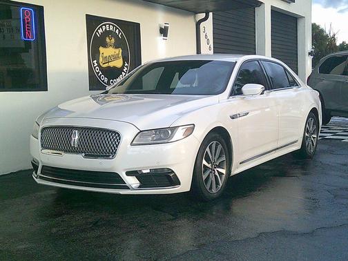 2018 Lincoln Continental Premiere
