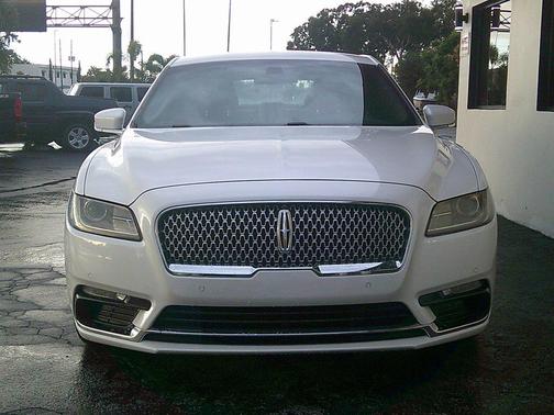 2018 Lincoln Continental Premiere