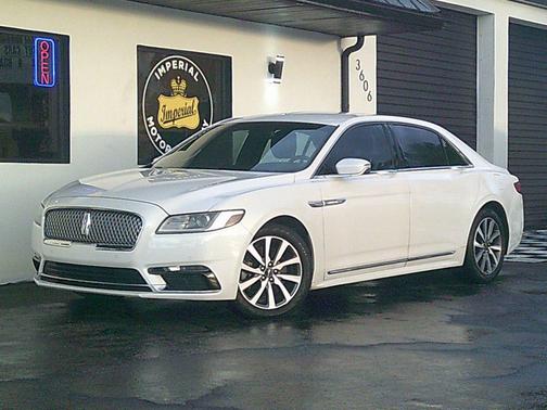 2018 Lincoln Continental Premiere