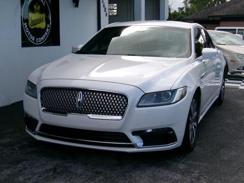 2018 Lincoln Continental Premiere