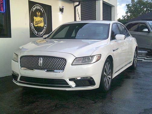 2018 Lincoln Continental Premiere