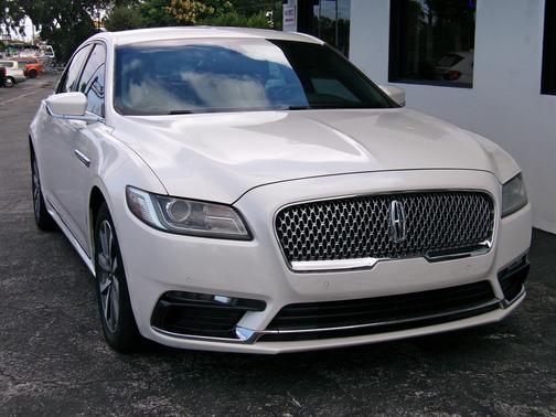 2018 Lincoln Continental Premiere