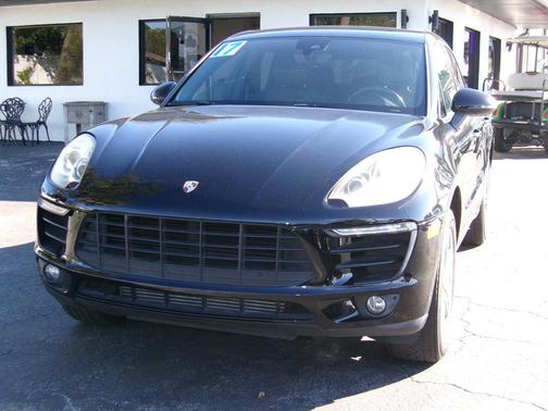 2017 Porsche Macan 