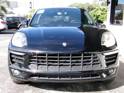 2017 Porsche Macan 