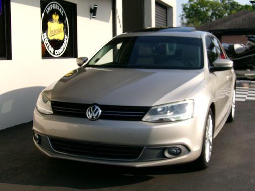 GOLD 2013 Volkswagen Jetta SEL