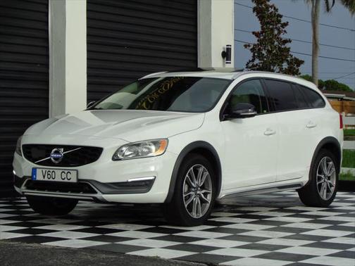 2015 Volvo V60 Cross Country T5