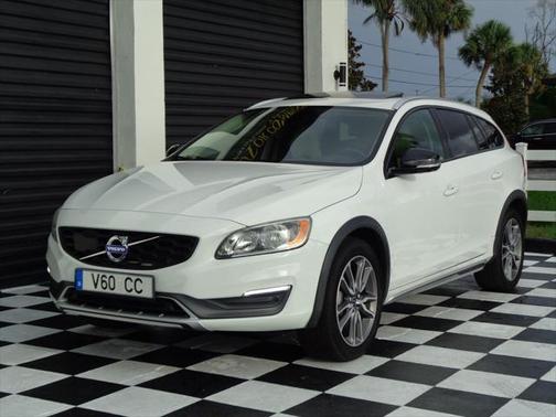2015 Volvo V60 Cross Country T5