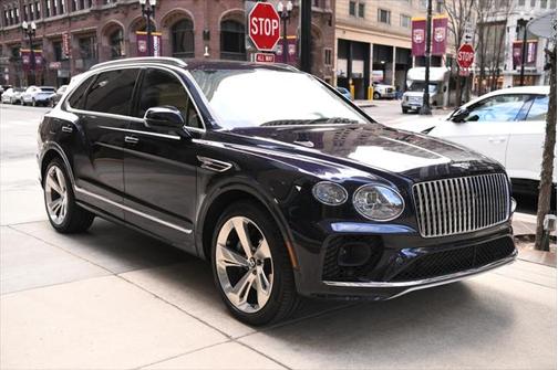 2023 Bentley Bentayga EWB V8