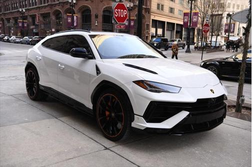 2024 Lamborghini Urus S