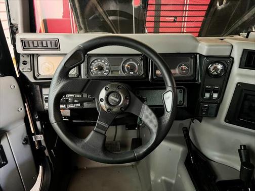 2002 Hummer H1 Enclosed