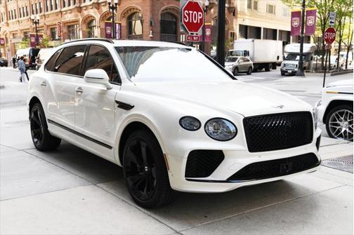 2024 Bentley Bentayga EWB V8