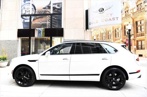 2024 Bentley Bentayga EWB V8