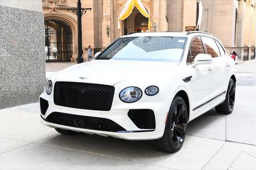 2024 Bentley Bentayga EWB V8