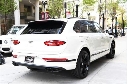 2024 Bentley Bentayga EWB V8