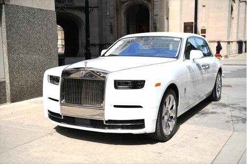2023 Rolls-Royce Phantom Sedan