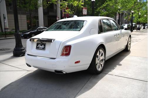 2023 Rolls-Royce Phantom Sedan