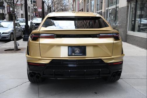 2023 Lamborghini Urus S